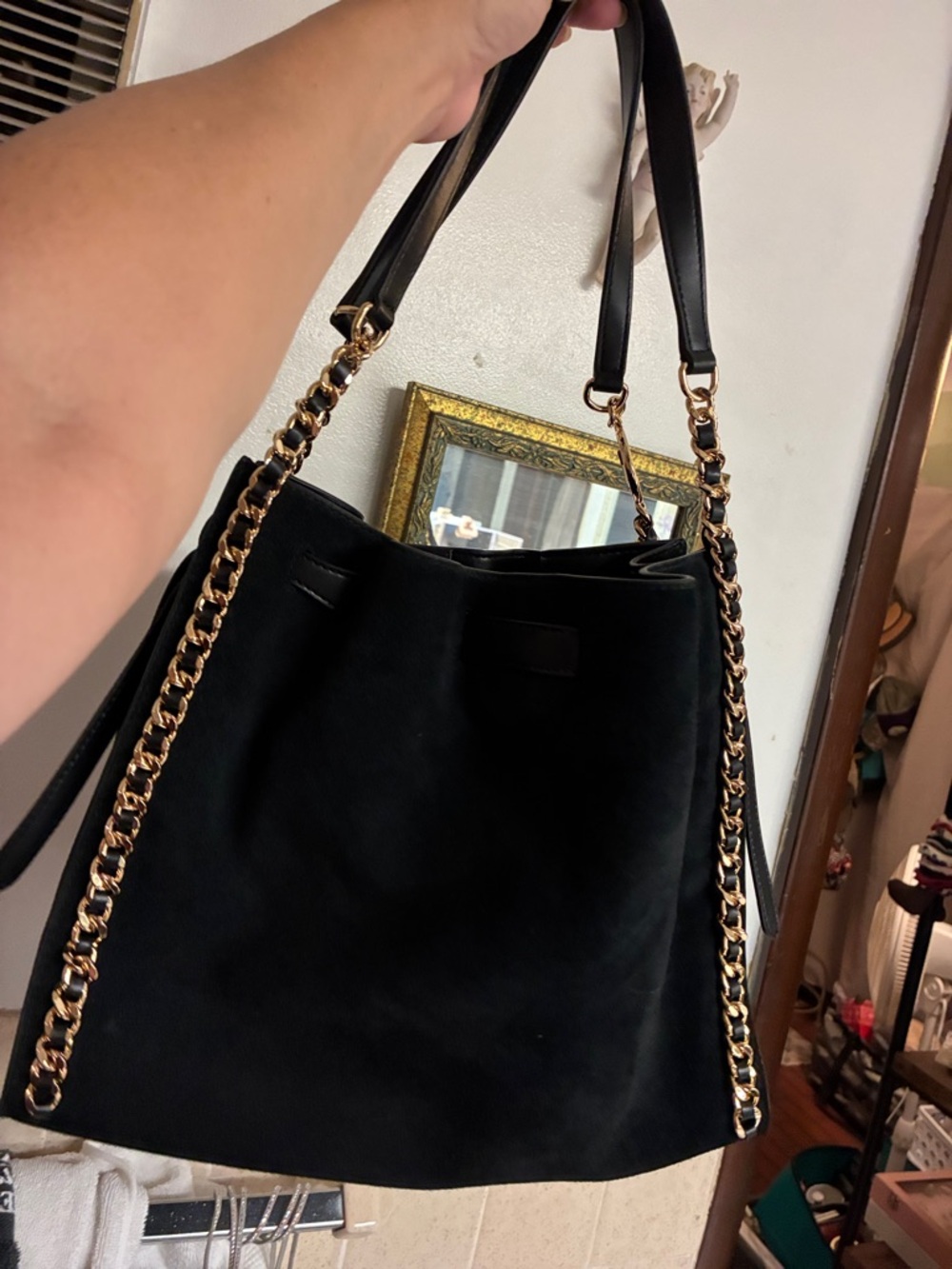 Michael Kors Black Suede Shoulder Bag with Gold Chain Trim - Picture 3 of 4